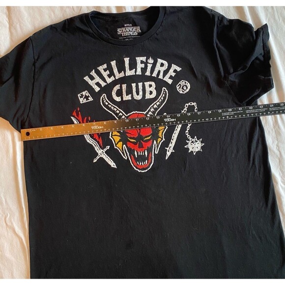 Netflix Stranger Things T-Shirt Men's Size XL Color Black Hellfire Club Graphic - Picture 4 of 12